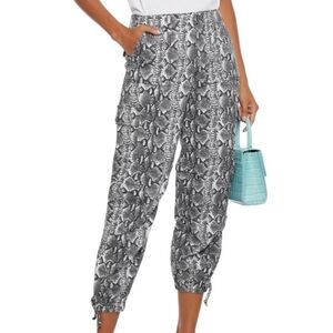 Alice + Olivia Snakeskin Print Twill Cropped Tapered Pants 25
